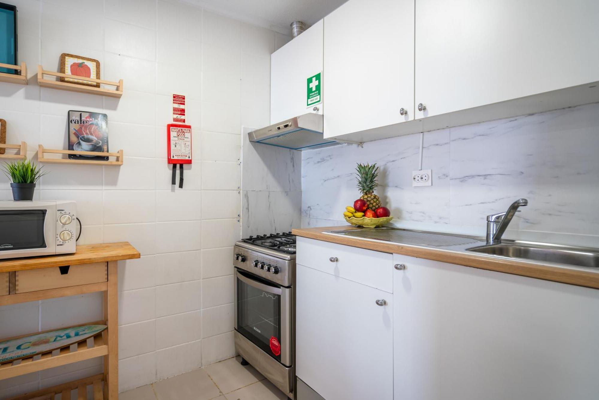 Host Wise - Large Flat W Terrace - Ace Location At Aliados Leilighet Porto Eksteriør bilde