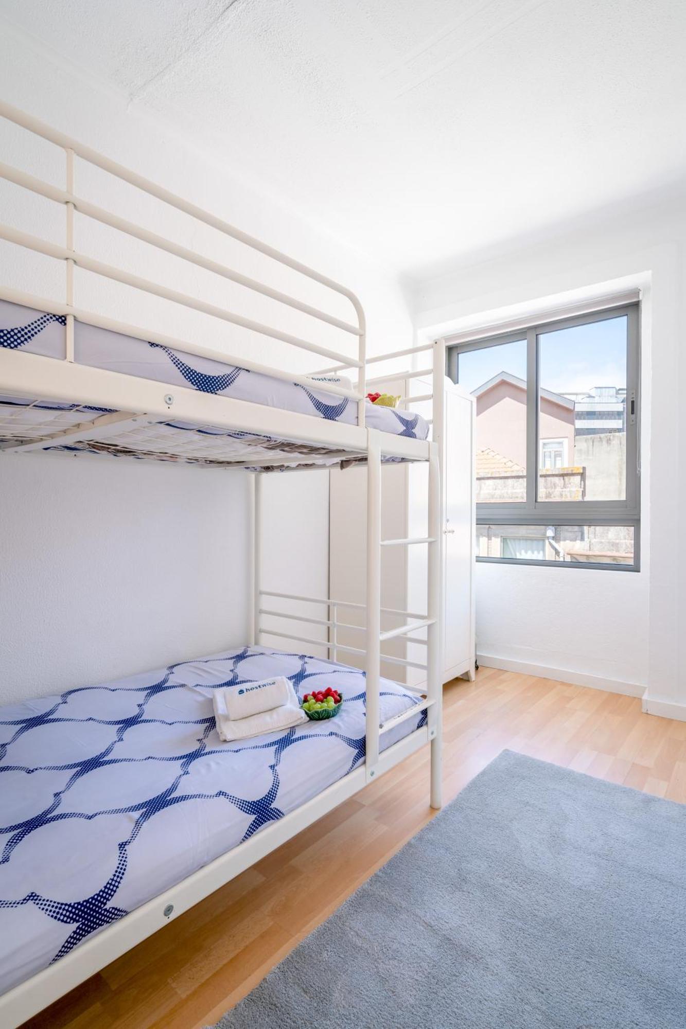 Host Wise - Large Flat W Terrace - Ace Location At Aliados Leilighet Porto Eksteriør bilde