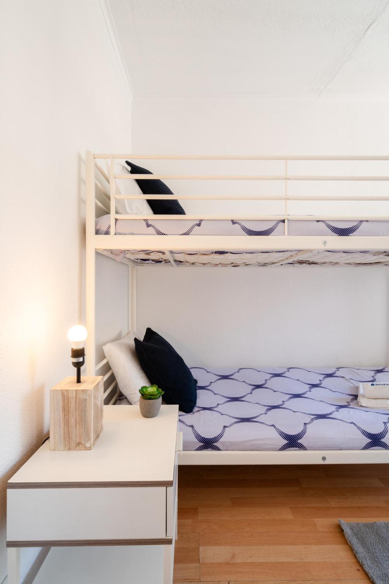 Host Wise - Large Flat W Terrace - Ace Location At Aliados Leilighet Porto Eksteriør bilde