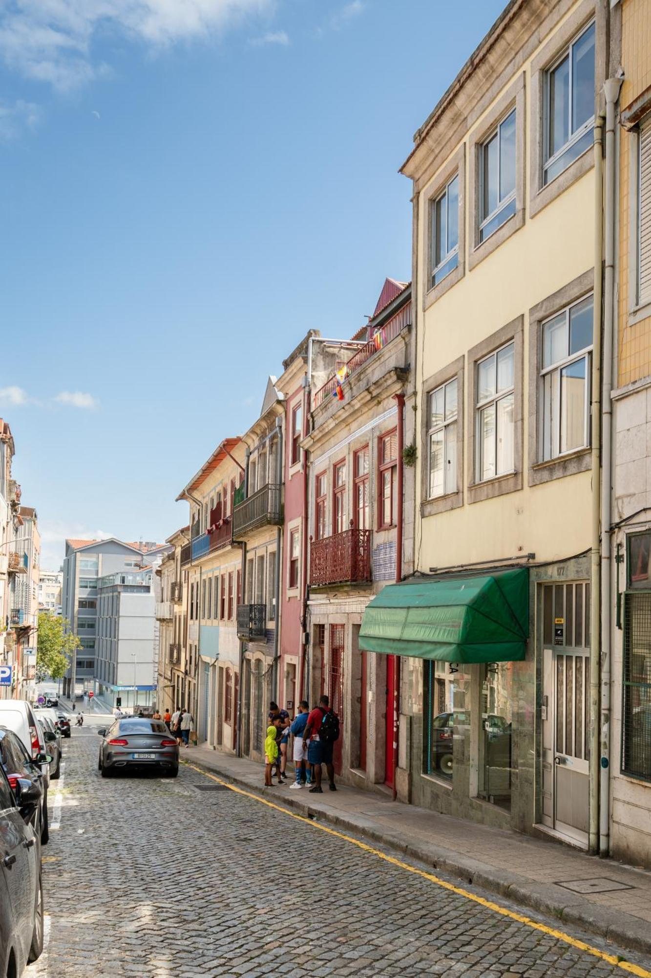 Host Wise - Large Flat W Terrace - Ace Location At Aliados Leilighet Porto Eksteriør bilde
