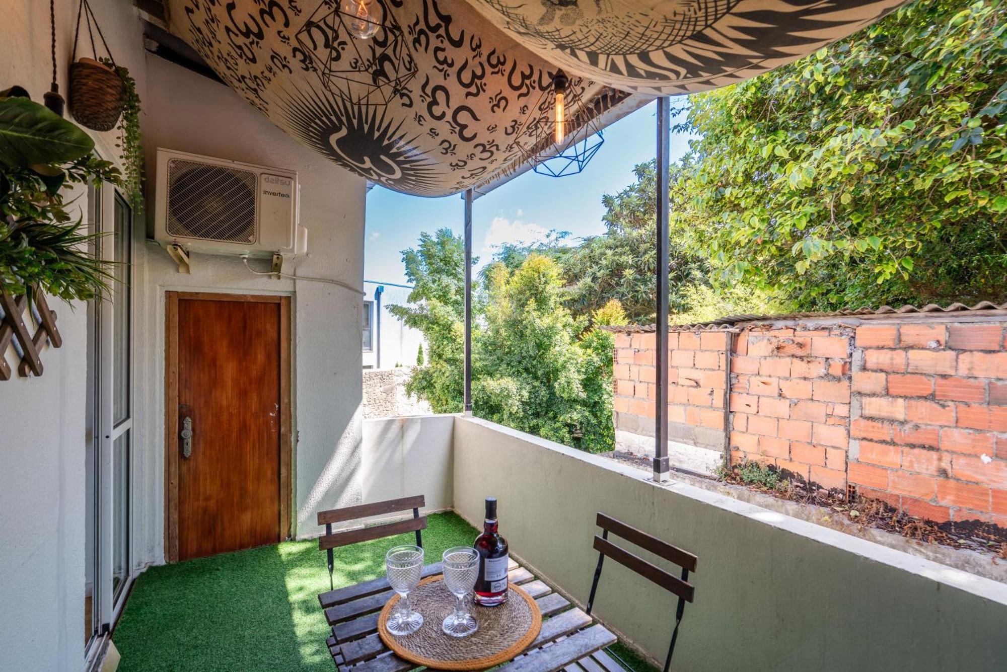 Host Wise - Large Flat W Terrace - Ace Location At Aliados Leilighet Porto Eksteriør bilde