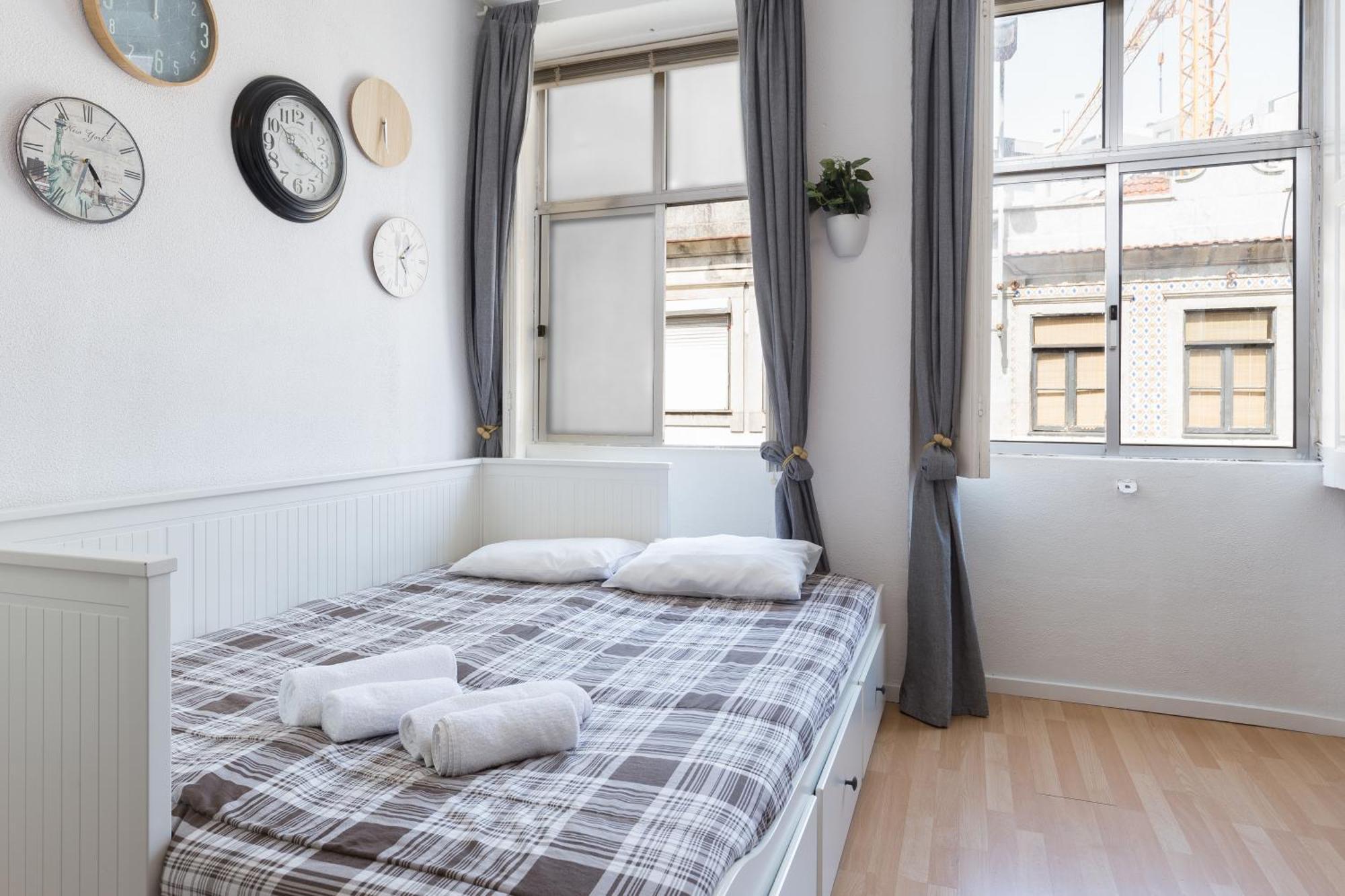 Host Wise - Large Flat W Terrace - Ace Location At Aliados Leilighet Porto Eksteriør bilde