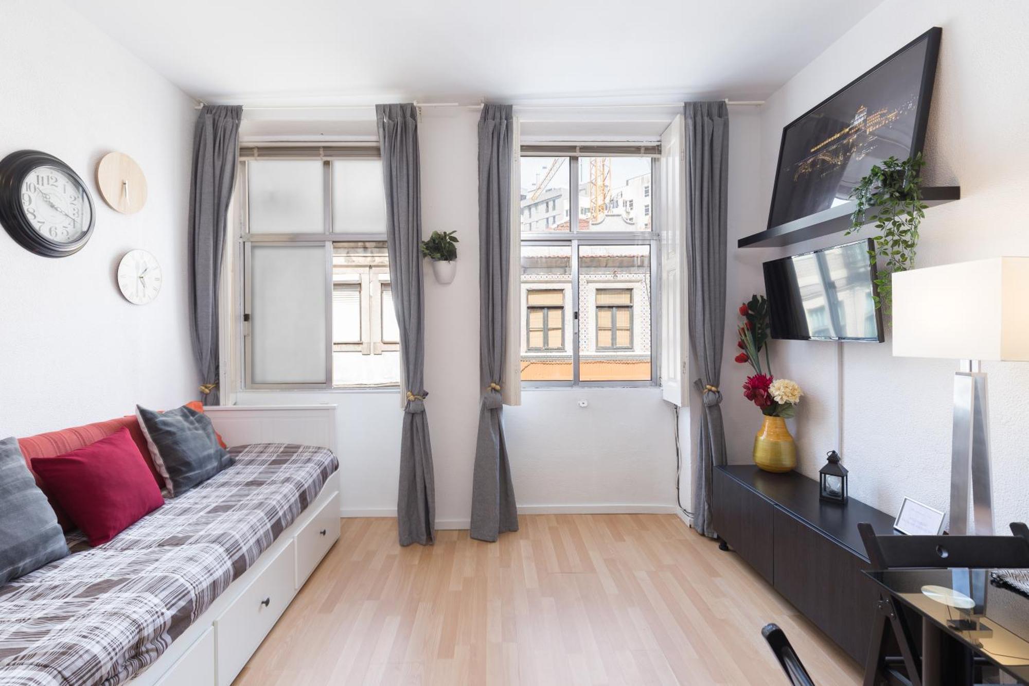 Host Wise - Large Flat W Terrace - Ace Location At Aliados Leilighet Porto Eksteriør bilde