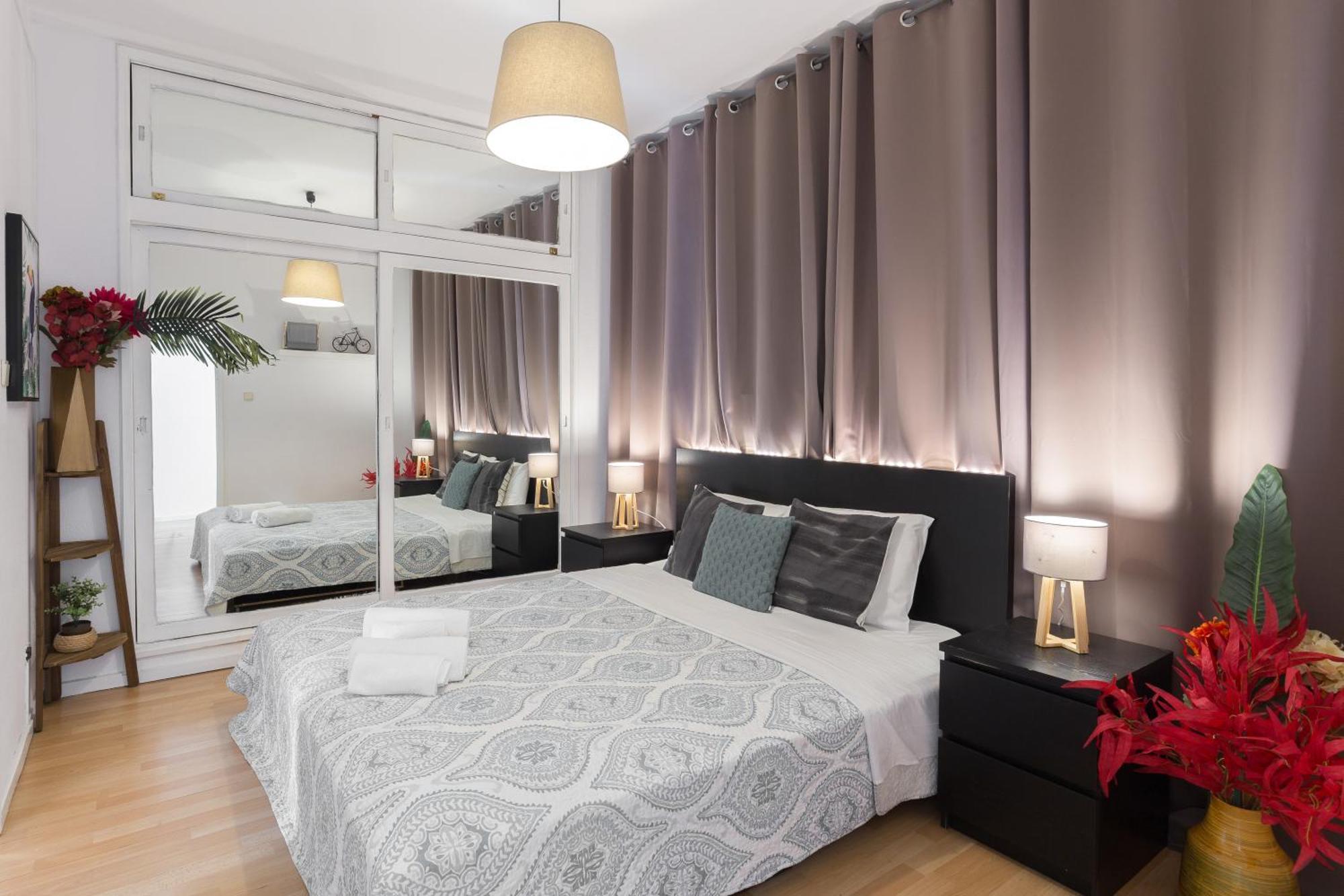 Host Wise - Large Flat W Terrace - Ace Location At Aliados Leilighet Porto Eksteriør bilde